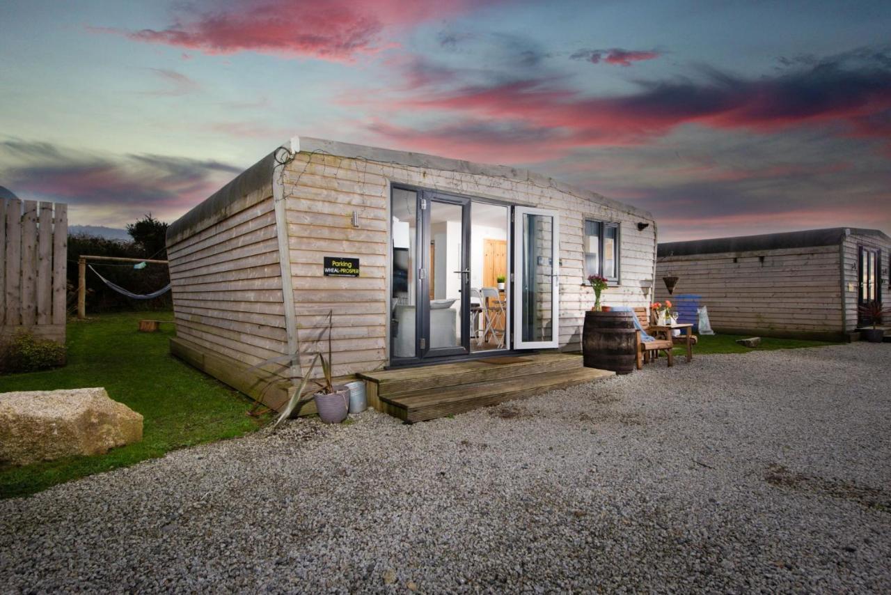 Wheal Prosper- Beautifully Fitted Wooden Lodge Helston Cornwall Ngoại thất bức ảnh